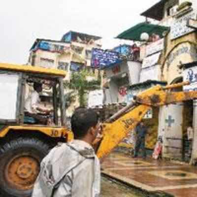 Cidco's demolition drive clears road stretch of hawkers