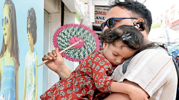 Kolkata in heatwave grip as temp vaults past 40°C