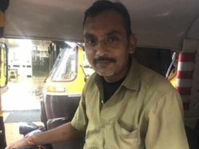 This Mumbai auto driver is winning the internet; Here's why