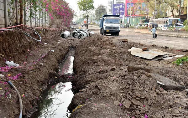 Nashik civic body’s PWD and water supply dept at loggerheads over delay in Kumbh Mela road works