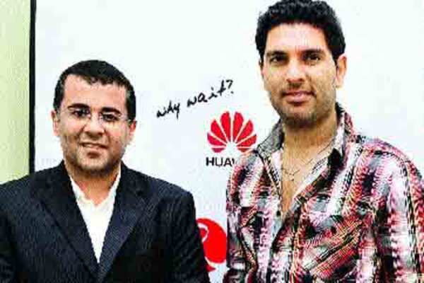 Yuvraj launches Chetan Bhagat's new book
