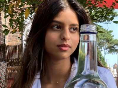 Shah Rukh Khan's daughter Suhana graduates with award for 'exceptional contribution to drama'; proud father says, ‘school ends, learning doesn’t’
