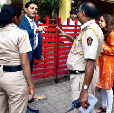 Estranged doctor couple clash over Rs 30-cr Juhu bungalow, cops intervene