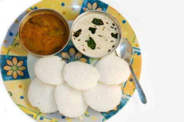 Coconut chutney with roasted chana dal