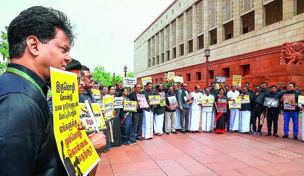 Oppn keeps up delimitation, EPIC, NEP offensive in Parl but doesn’t lay siege