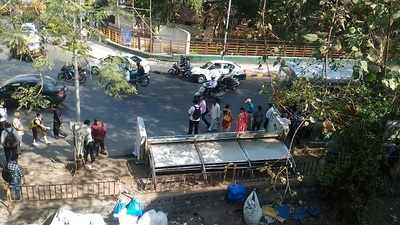 Mumbai: Bus stop collapses at Plaza Cinema in Dadar, injures schoolgirl