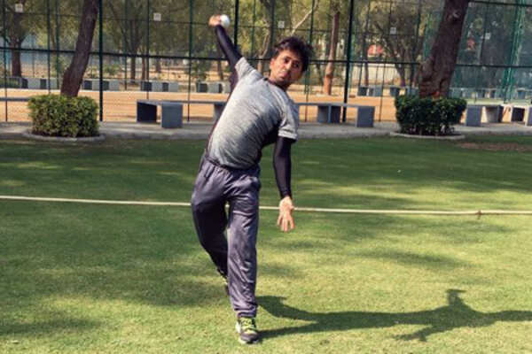This Gujju bowler can do bowling in six styles with both of his hands