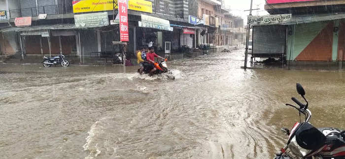 Cyclone Biparjoy News Live Intensity Of Cyclone Decreased Gujarat Cm Holds Meeting To Take 6127