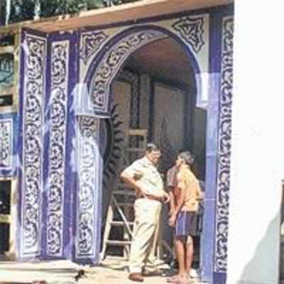 Amboli police station working out of pandal