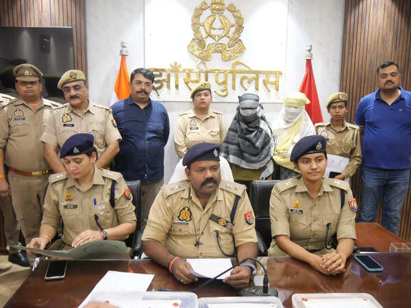 2 women held in IPL betting racket; ₹1.7cr of bullion & cash recovered
