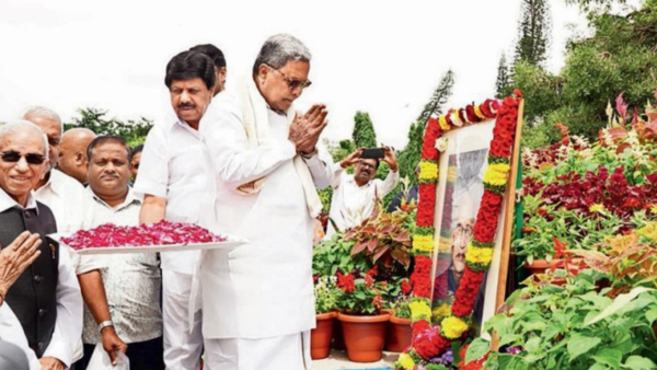 Wary of Cong’s poaching attempt, JD(S) works to keep flock together