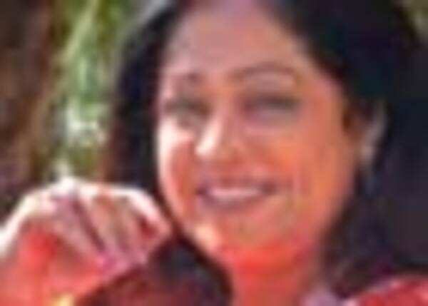 Anupam pampers  me silly: Kirron