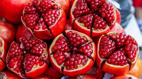 Why you should eat one anaar (Pomegranate) a day