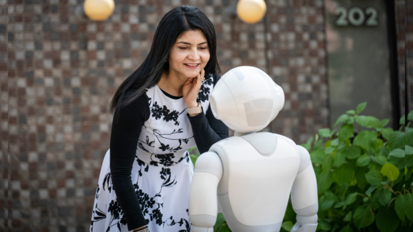 Swenson College professor Arshia Khan is a trailblazer in using AI for care of dementia patients