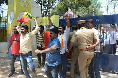 Cauvery Row: Protests against CSK vs KKR IPL match continue outside Chepauk