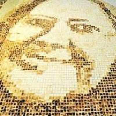 Artist creates world's largest toast mosaic for ma-in-law's birthday