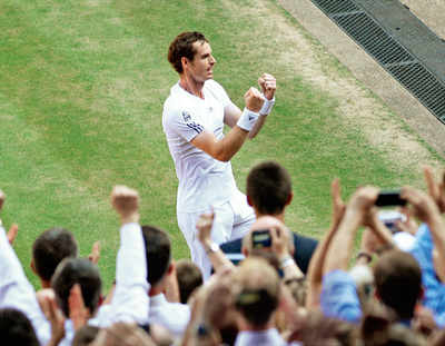 Andy Murray beats Novak Djokovic to win Wimbledon