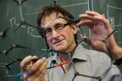 Trio win Nobel Chemistry Prize for tiny molecular machines