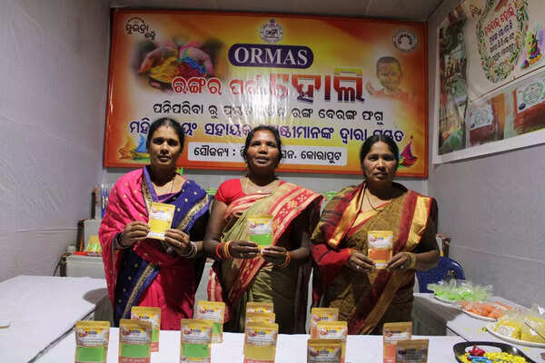 Tribal women in Koraput produce eco-friendly Holi colours