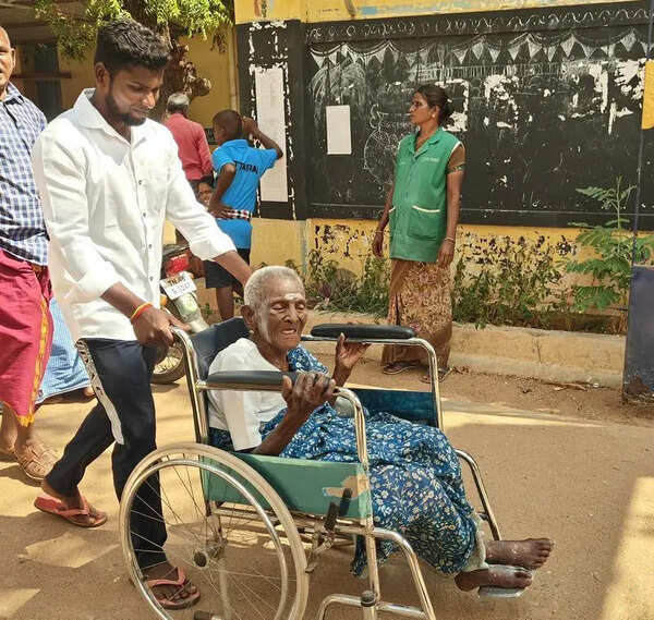 Senior citizens turn out in large numbers in Trichy