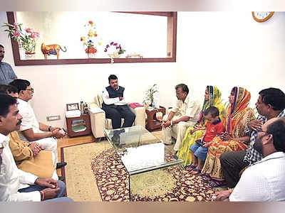 Vijay Singh’s family meets CM