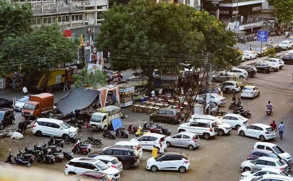 Vendors With Fake Licences Choke Dharampeth, Repeat Encroachers Warned Of FIRs