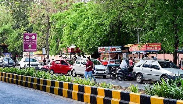 Vendors With Fake Licences Choke Dharampeth, Repeat Encroachers Warned Of FIRs