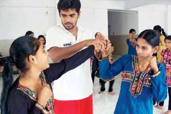 Vizag women take to self defense classes