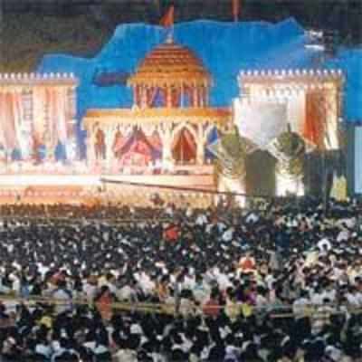 Raj Thackeray tones down rhetoric at Shiv Jayanti celebrations