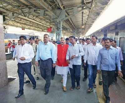Encroachments stump railways team from Delhi