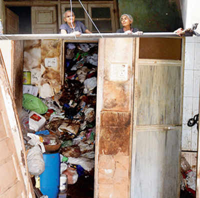 Mulund's garbage hoarders have more houses full of trash