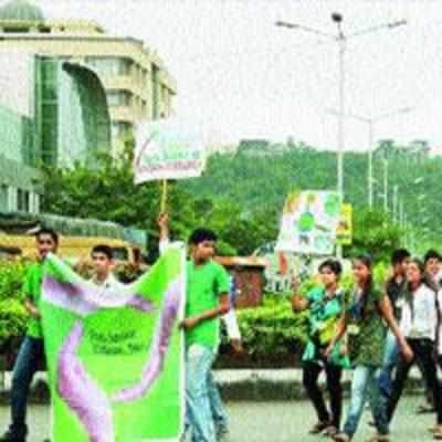 Rally by Tilak College students promotes green environment