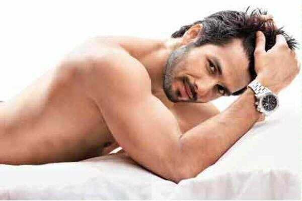 Shahid takes a shine to ‘Ranbir’s gal’
