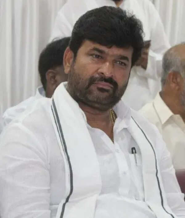 Vinay Kulkarni disqualified as Karnataka MLA,stage set for Dharwad bypoll