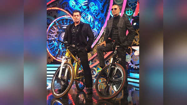 Akshay Kumar and Salman Khan pose on bicycles at the sets of ‘Bigg Boss 11’ finale
