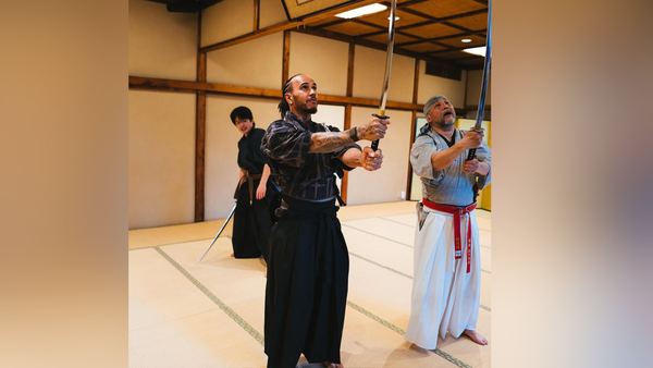 Lewis Hamilton picks up swords: Samurai mode on