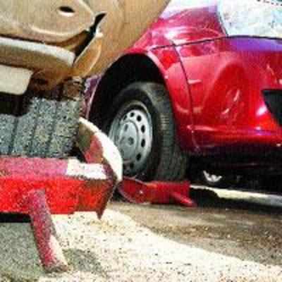 27 vehicle owners pay hefty fine for parking illegally on service roads