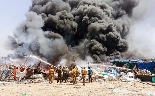 Massive fire engulfs 150 jhuggis in Ghaziabad slum cluster, leaves 1,000 homeless