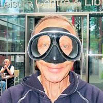 Swimmer gets ban for wearing unusual goggles