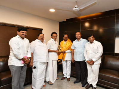 K Chandrashekar Rao meets DMK’s MK Stalin at his residence in Chennai