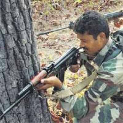 Naxalites kill 15 cops in Vidarbha