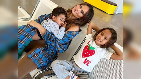 კრისი ტეიგენი ძუძუთი კვების პრობლემებზე საუბრობს