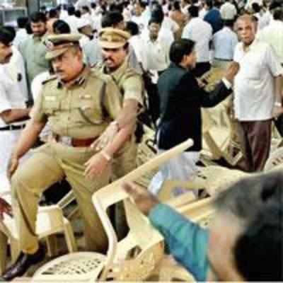 Lawyers turn violent, protest against TN CM