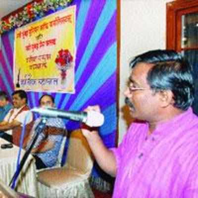 City scribes celebrate Patrakar Din, fete veterans, debate on Lokpal bill