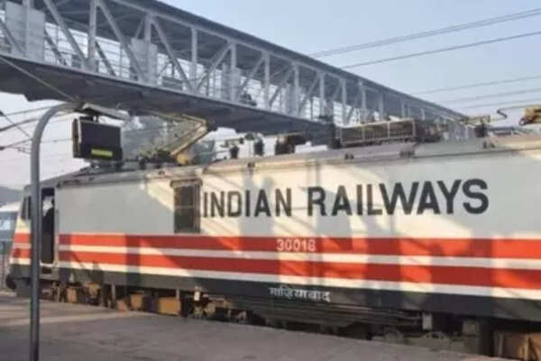 Railways identifies 477 level crossings, 250 stations that delay trains