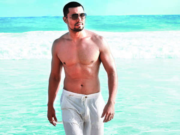 Randeep Hooda: I don't have a good understanding of love