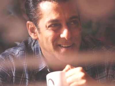 Salman Khan begins process of transferring money to daily wage film workers amid lockdown