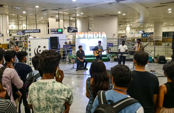 Bengaluru-based band grabs attention at the metro station