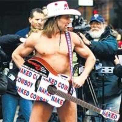 '˜Naked Cowboy' sees red over blue candy