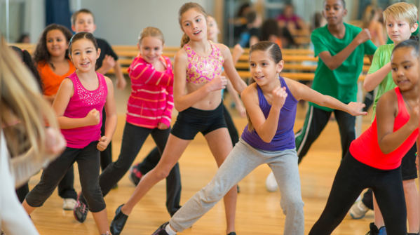 새로운 비트에 맞춰 춤을 추세요